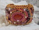 Bracelet Jaspe Rouge manchette brod&eacute; avec un cabochon Jaspe Rouge, des Cristaux de Swarovski et des rocailles
