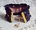 Bracelet Lady Romantique brod&eacute; avec une dentelle violine ann&eacute;e 1950, cabochon tissu en lin rose brod&eacute; de fleurs et branches en rocailles, cristaux, fleurs, fermoir et cha&icirc;nette en Plaqu&eacute; Or