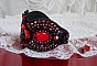 Bracelet manchette Midnight in Paris brod&eacute; tendance romantique avec un cabochon en verre