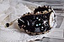 Bracelet Noir Sacr&eacute; Haute Couture brod&eacute; avec des cristaux : navette, h&eacute;lix Bead,, toupies, breloque fleur strass&eacute;e,  perles rondes nacr&eacute;es Verre et rocailles. Les couleurs sont le Noir, Blanc et Dor&eacute;