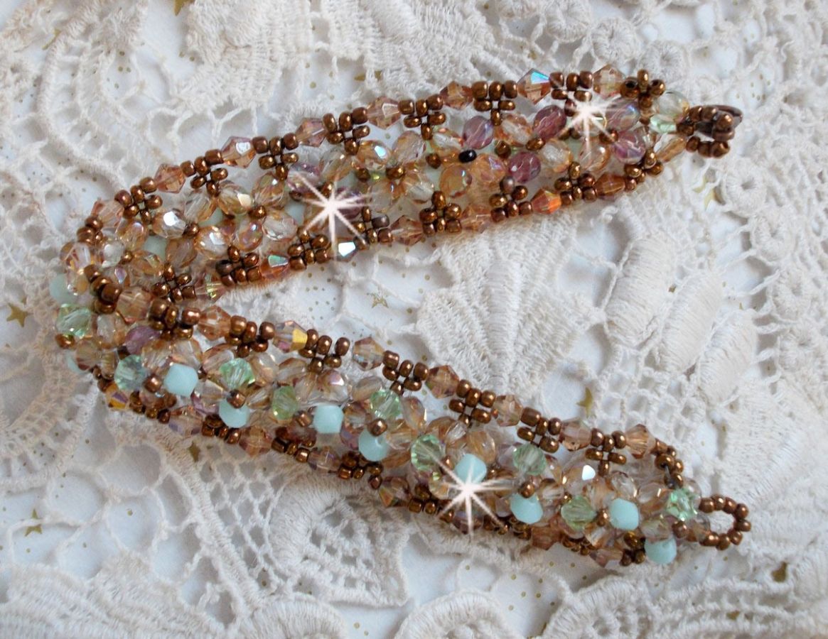 Bracelet artisanal Nénuphar en cristaux Swarovski et perles bohèmes.