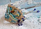 Bracelet Papillon Or Bleu brod&eacute; avec des Cristaux de Swarovski; des gouttes lisses, des facettes, des rocailles et un fermoir en Gold Filled 14 carats