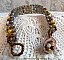 Bracelet Boutons nacr&eacute;es avec des perles nacr&eacute;es en verre et des facettes