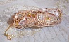 Bracelet Poudre de Riz manchette brod&eacute; avec des perles de culture d'eau douce, des perles nacr&eacute;es, des rocailles et des Cristaux de Swarovski