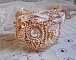 Bracelet Poudre de Riz manchette brod&eacute; avec des perles de culture d'eau douce, des perles nacr&eacute;es, des rocailles et des Cristaux de Swarovski