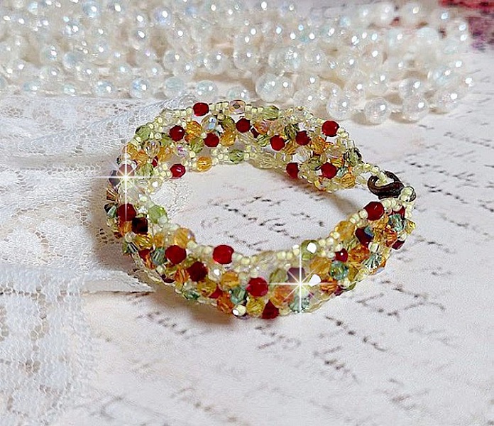 Bracelet Proven&ccedil;al avec des toupies en cristal de Swarovski et des facettes
