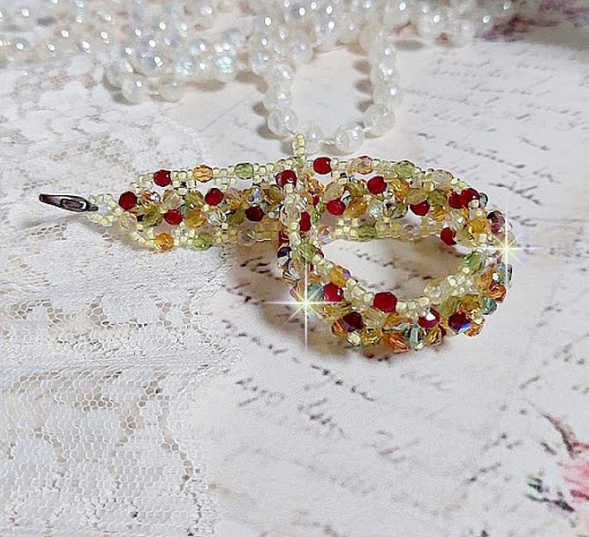 Bracelet Proven&ccedil;al avec des toupies en cristal de Swarovski et des facettes