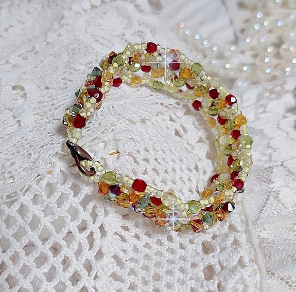 Bracelet Proven&ccedil;al avec des toupies en cristal de Swarovski et des facettes