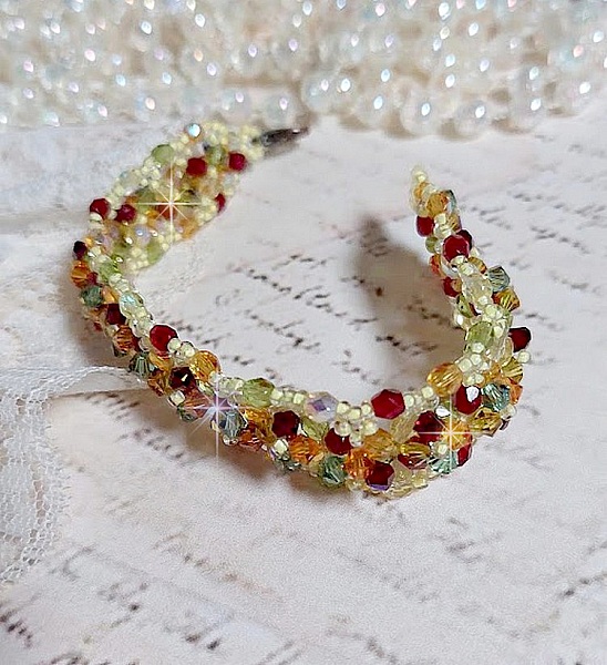 Bracelet Proven&ccedil;al avec des toupies en cristal de Swarovski et des facettes