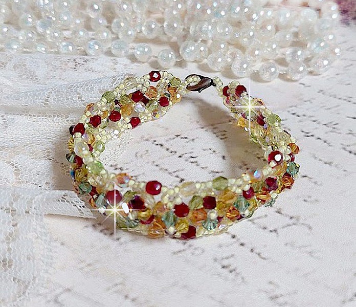 Bracelet Proven&ccedil;al avec des toupies en cristal de Swarovski et des facettes
