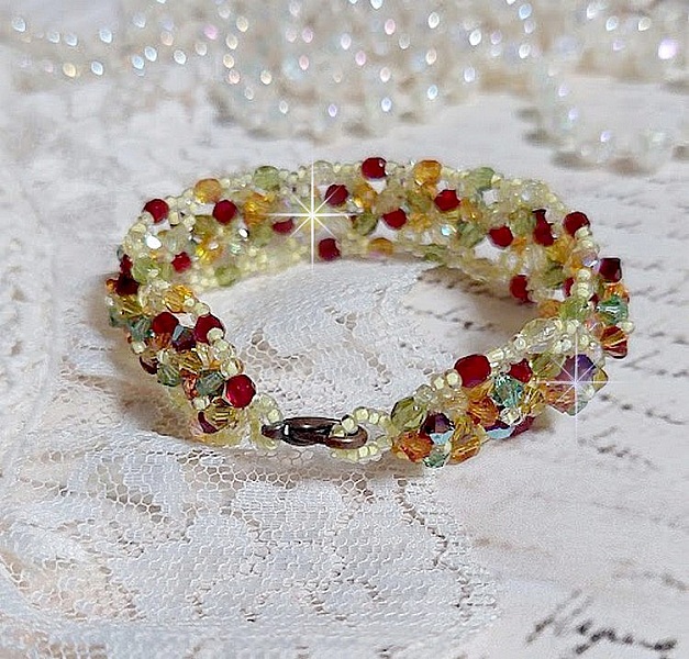 Bracelet Proven&ccedil;al avec des toupies en cristal de Swarovski et des facettes
