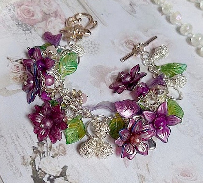 Bracelet Valentine Rose avec fleurs, perles et feuilles acryliques, gouttes, perles de gemme et bracelet argent&eacute; m&eacute;tal