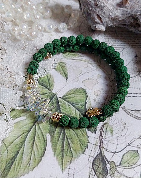 Bracelet couronne émeraude en pierre de lave et cristal Swarovski.