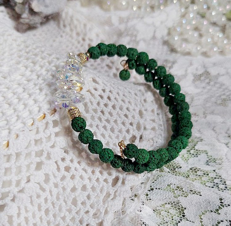 Bracelet deux rangs en pierre de lave verte et cristal.