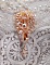 Broche Idylle Beauty brod&eacute;e avec des Cristaux de Swarovski, des perles rondes nacr&eacute;es et des rocailles