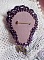 Broche Lady Romantique brod&eacute;e avec une dentelle violine ann&eacute;e 1950 avec un tissu en lin vieux rose brod&eacute; de fleurs et branches en rocailles bord&eacute; d&rsquo;un ruban organza, fleurs, cristaux et breloques