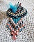 Broche Na&iuml;ade brod&eacute;e avec des perles de gemmes : le Turquoise Hudei et les perles rondes Corail Light, chatons, facettes, gouttes plates en verre de boh&egrave;me, rocailles, support de broche et cuir  