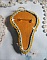 Broche ombrelle artisanale fleurie en perles, rubans et dentelle.