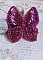 Broche papillon brodée en soie, sequins et cristaux fuchsia.