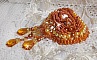 Broche Rumba brod&eacute;e avec des cristaux de Swarovski, des strass, des navettes Tangerine, des perles rondes et des rocailles