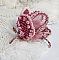 Broche scarabée brodée rose en perles et dentelle artisanale.