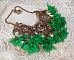Collier Belle Emeraude mont&eacute; avec des fleurs en tissu, des Cristaux de Swarovski et des rocailles