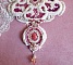 Plastron Chlo&eacute; brod&eacute; avec une dentelle de perles tout en finesse, des cristaux de Swarovski, des perles nacr&eacute;es et des rocailles Miyuki