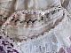 Plastron Chlo&eacute; brod&eacute; avec une dentelle de perles tout en finesse, des cristaux de Swarovski, des perles nacr&eacute;es et des rocailles Miyuki