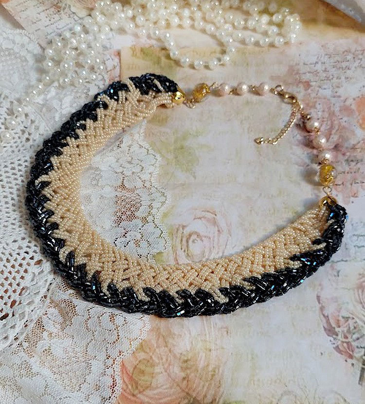 Collier C&eacute;lestine cr&eacute;&eacute; avec rocailles en verre, perles Murano, coquilles, fermoir et cha&icirc;nette en plaqu&eacute; or
