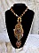 Collier artisanal unique en pierres naturelles et perles raffinées.