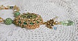 Collier Garden Party brod&eacute; avec cabochon rectangulaire vintage des ann&eacute;es 1960, chatons, rondes plasticines et perles Cristal Swarovski