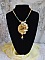 Pendentif Sunflower Gold brod&eacute; avec une opale jaune de Madagascar, cristaux, rocailles plaqu&eacute;es or 24 carats, perles satin&eacute;es, cha&icirc;nette et fermoir Gold Filled 14 carats pour une tenue Haute-Couture