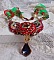 Collier Mia Haute Couture brod&eacute; avec des cabochons en Cristal couleur Rouge et octogone en verre ann&eacute;e 1960, perles en Plaqu&eacute; Or, rubans organza Rouge et Vert, breloques, toupie, goutte et rocailles