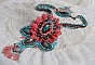 Plastron Na&iuml;ade plastron Haute-Couture cr&eacute;e avec des cabochons turquoise Hubei et perles en Corail &agrave; laquelle s'ajoute des cristaux, gouttes en Verre de boh&egrave;me, rocailles, dentelle avec fermoirs 