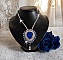 Collier artisanal en Lapis Lazuli brodé avec cristaux Swarovski.