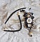 Collier Noir Sacr&eacute; Haute Couture brod&eacute; avec des cristaux : navette, cabochon, perles rondes aplaties, toupies aux couleurs Cristal et Jet, rondelles, perles rondes Verre, rubans, organza et dentelle