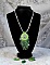 Collier Passion cr&eacute;e avec des chips aventurine, des roses en r&eacute;sine avec un cabochon et des rocailles.