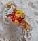 Pendentif Bouton d&rsquo;Or brod&eacute; avec du fil coton Jaune, fleurs, feuilles, rocailles, cristaux, cha&icirc;ne plaqu&eacute;e or, inspiration contemporaine.