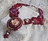 Plastron Art'D Haute-Couture brod&eacute; avec des rocailles de diff&eacute;rentes couleurs et des perles nacr&eacute;es en cristal de Swarovski