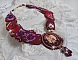 Plastron Art'D Haute-Couture brod&eacute; avec des rocailles de diff&eacute;rentes couleurs et des perles nacr&eacute;es en cristal de Swarovski