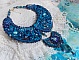Plastron Bleu Royal Haute-Couture brod&eacute; avec un ruban de soie Purple et Bleu Canard, des cristaux et des perles diverses 