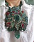 Plastron Dragon brod&eacute; avec un cabochon et des chips en Malachite Naturel, un beau d&eacute;grad&eacute; d'un vert &eacute;meraude avec ces rocailles de couleurs