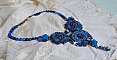 Plastron Roses Bleues Royales avec des cristaux de Swarovski et des rocailles
