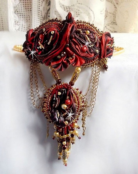 Collier platron Terre de Feu Haute-Couture, avec de la soie le Shibori 