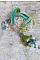 Collier artisanal fleurs acryliques, ruban soie et perles Swarovski.