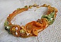 Collier Rumba Haute-Couture brod&eacute; avec un Shibori de soie, de la soutache et des cristaux de Swaroski