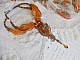 Collier Souffle d'Automne Ethnique tr&egrave;s chic brod&eacute; avec un cabochon des ann&eacute;es 1960 orn&eacute; de roses, perles rondes lisses, cristal, nacr&eacute;es, magiques, rubans organza, satin&eacute;s et rocailles
