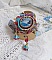 Pendentif broche Scarlet rouge et bleu avec perles Swarovski.