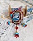 Pendentif broche Scarlet avec camée, rubans et perles Swarovski.