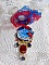 Pendentif Flamenca, cabochon &eacute;maill&eacute; de fleurs Bleues, roses r&eacute;sines, nacre abalone et jade Rouges, poires Zirconium et cristaux Bleu-Marine, breloques, pendentif r&eacute;sine &eacute;poxy, un style Flamenco